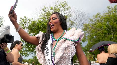 Florida rulings ease concerns about drag performers at Pride parades, drag queen story hours